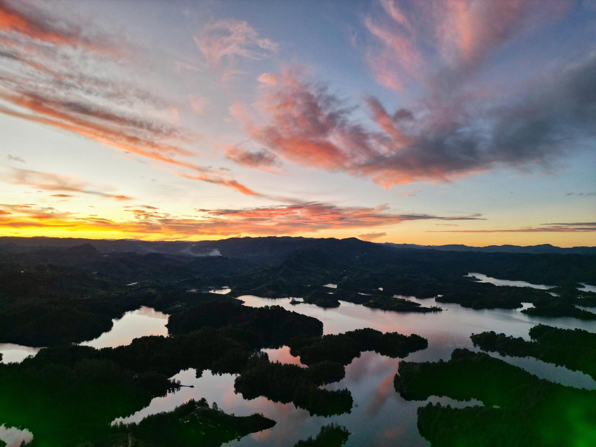 Levit Glamping - Hotel Guatape Penol (Adults Only) Екстериор снимка
