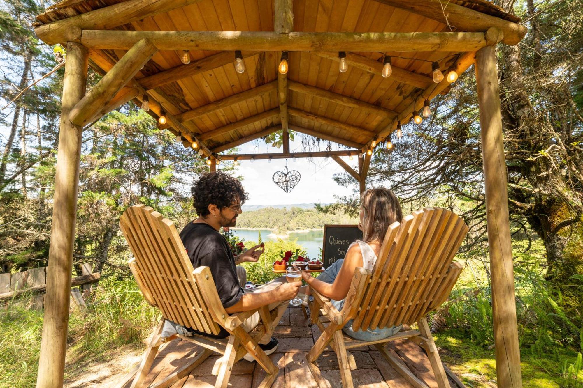 Levit Glamping - Hotel Guatape Penol (Adults Only) Екстериор снимка